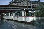 An einem regnerischen Sommertag 1979 zog Gotha Tw 129 einen Reko- und einen bauartgleichen Beiwagen auf Linie 5 unter dem Hauptbahnhof hindurch.